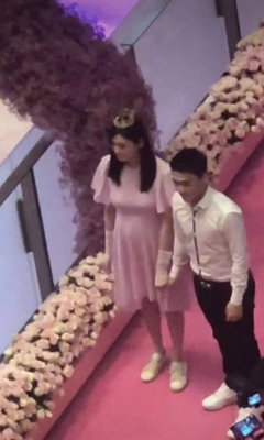 何猷君成功求婚奚梦瑶,求婚现场,奚梦瑶肚子略微隆起疑似怀孕